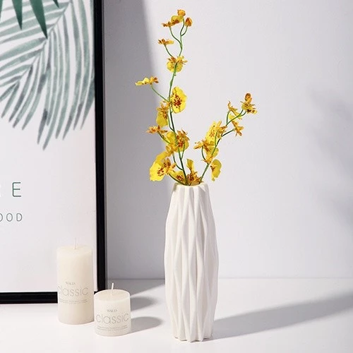 Random Nordic Faux Ceramic Flower Vase