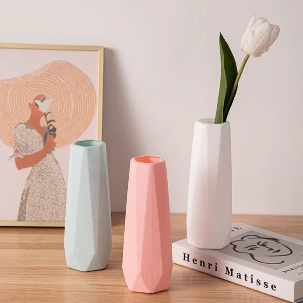 Random Nordic Diamond Shaped Vase