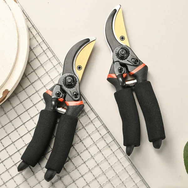 sg-11134201-824i0-mefja4xkamf775.webp SK5 Garden Pruning Shears L20cm W6cm